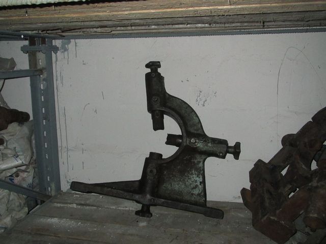 люнет высота 250 отверствие 180